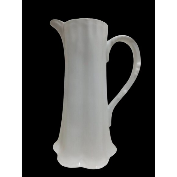 Kaldun Bogle Y2K White Ceramic Creamer Syrup Pitcher Vase Scallop Base Molded Ha - Picture 1 of 9